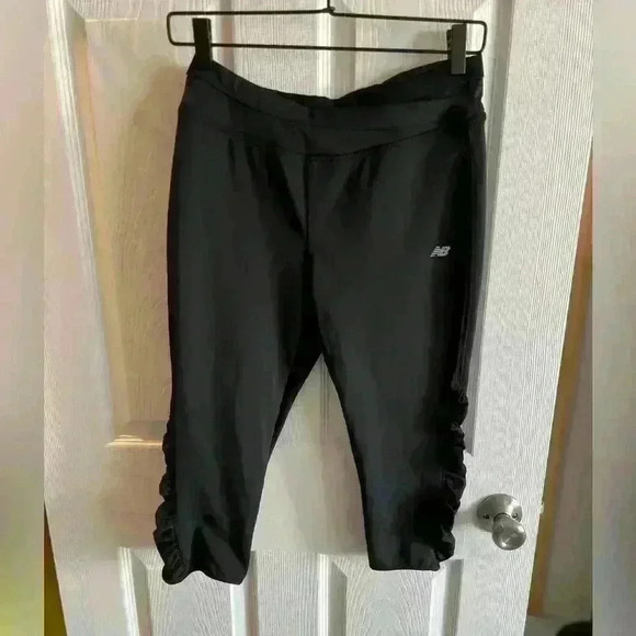 New Balance Lightning Dry Ruched Capri Running Athletic Pants - Picture 7 of 8